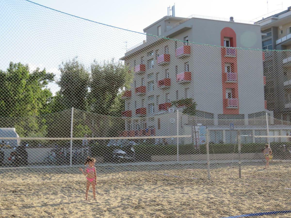 רימיני Hotel Cliff מראה חיצוני תמונה