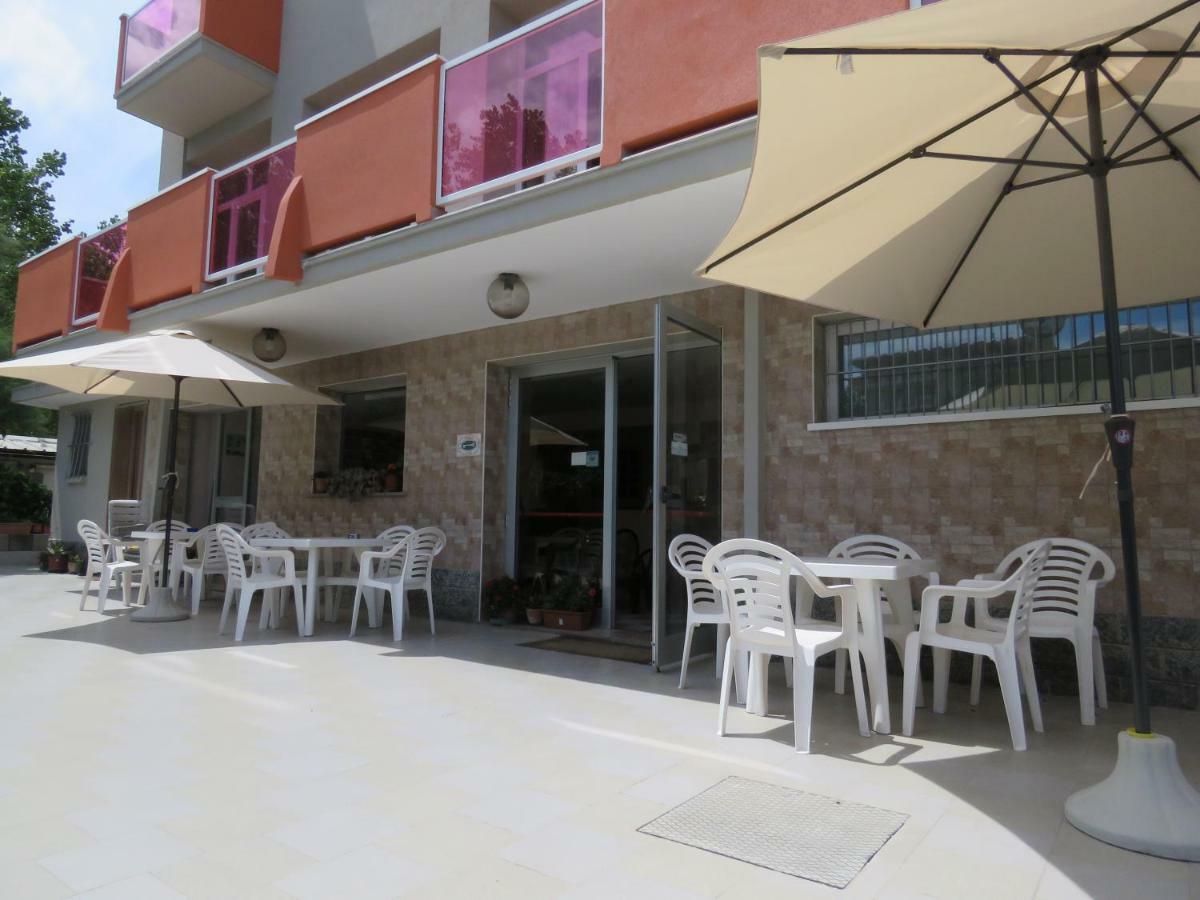 רימיני Hotel Cliff מראה חיצוני תמונה