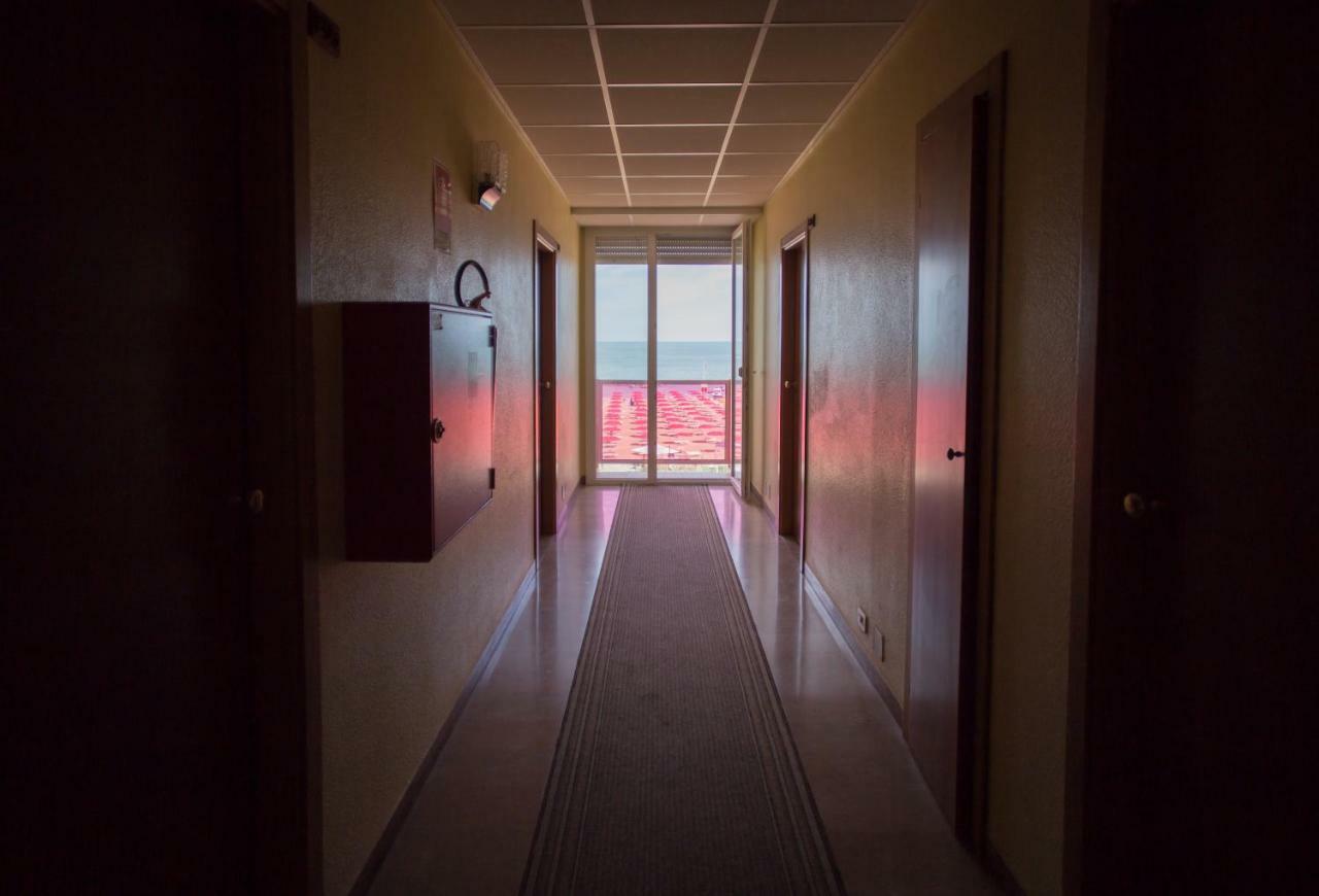 רימיני Hotel Cliff מראה חיצוני תמונה